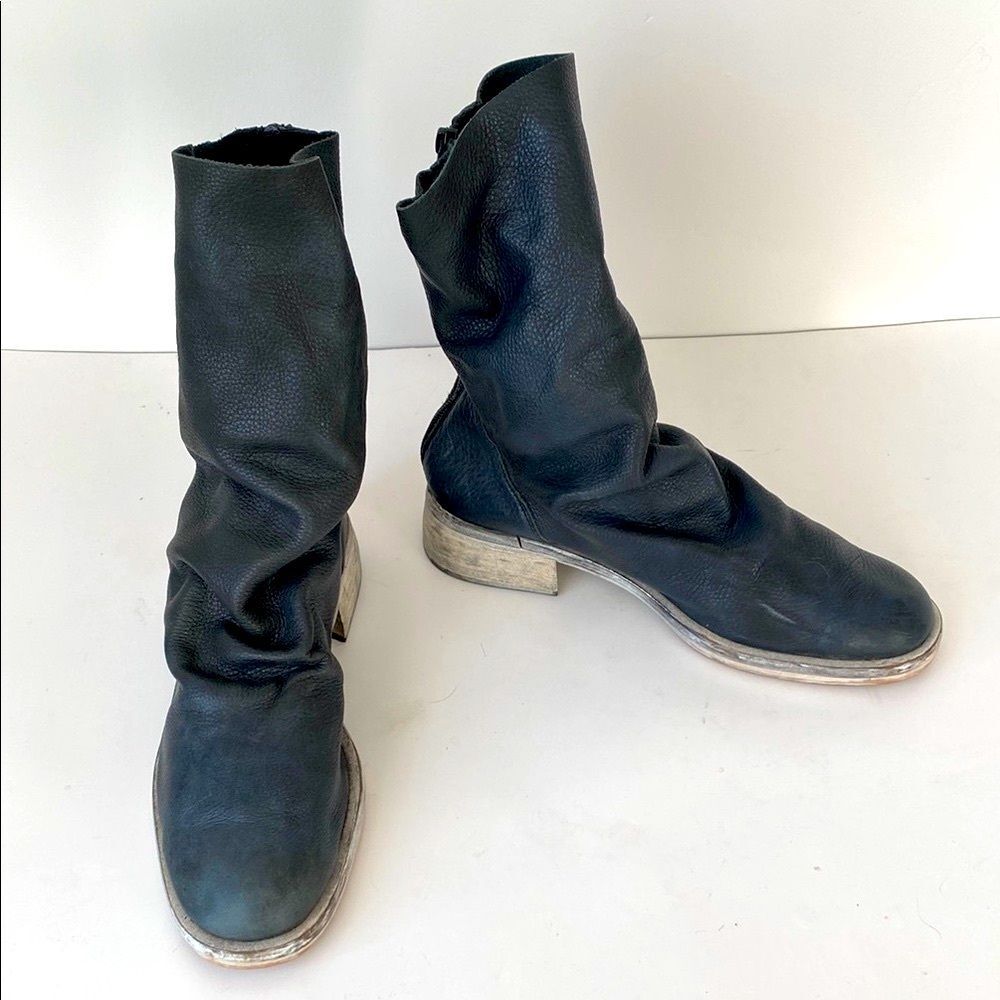 Free People Black Leather Combat Moto Boots Relaxed Shaft Slouchy sz 8 Boho Chic - Picture 3 of 16